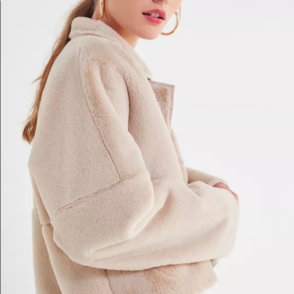 UO Felicity Reversible Faux Fur Jacket - Picture 2 of 2